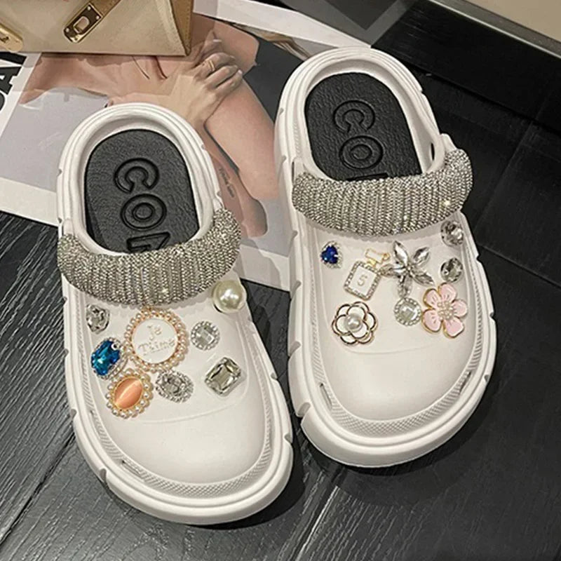 Fashion Charms Clogs New Arrival Thick Sole Outdoor Women Slippers High Quality Summer Beach Sandals For Girls