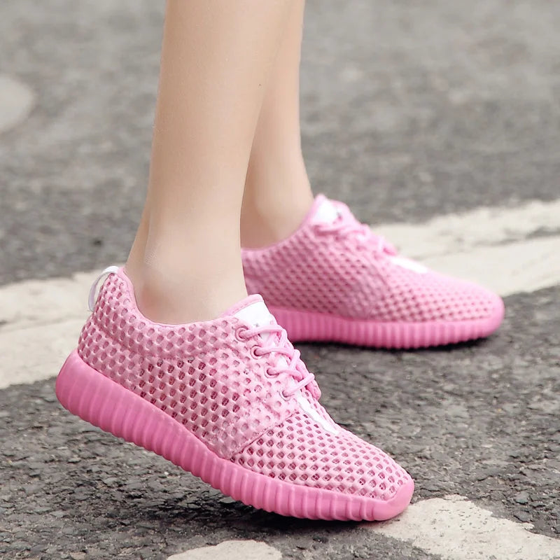 2022 Hot sell Summer Outdoor Women Sneakers Casual White Women Shoes Breathable Ultralight Cutout Solid Kintting zapatos mujer