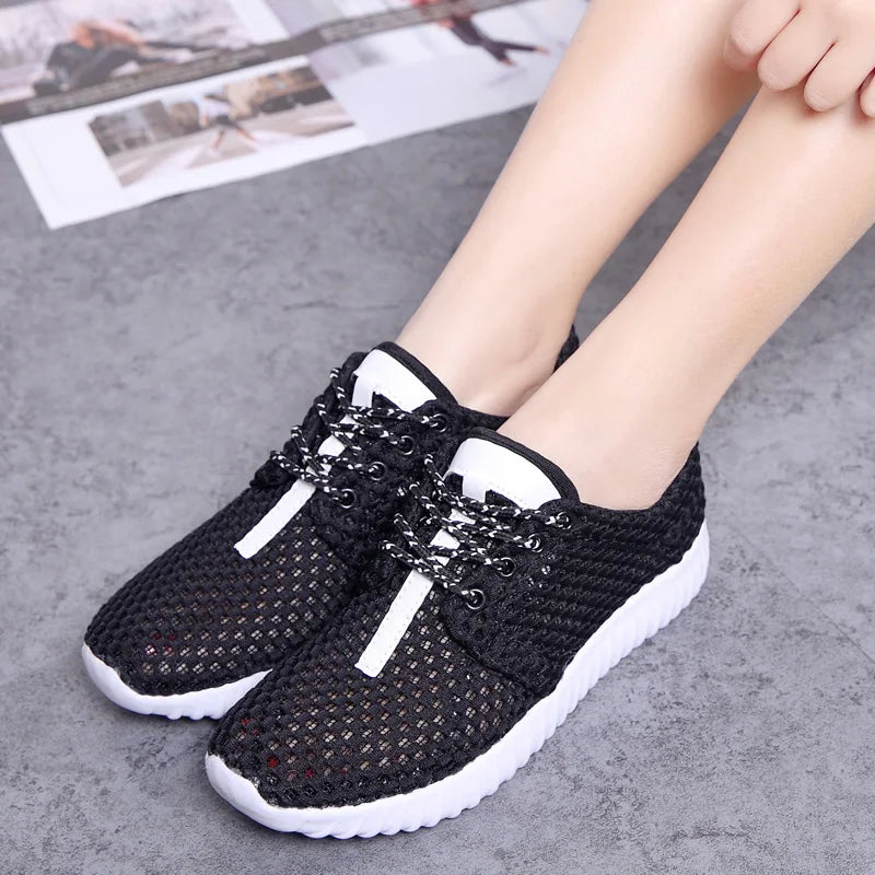 2022 Hot sell Summer Outdoor Women Sneakers Casual White Women Shoes Breathable Ultralight Cutout Solid Kintting zapatos mujer