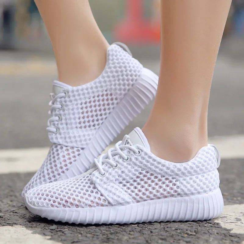 2022 Hot sell Summer Outdoor Women Sneakers Casual White Women Shoes Breathable Ultralight Cutout Solid Kintting zapatos mujer