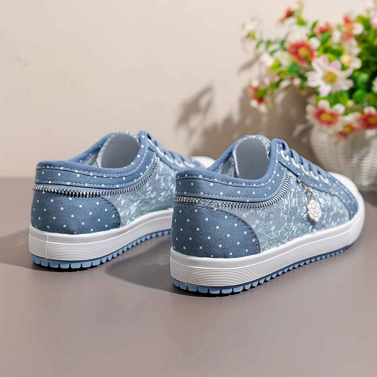 Women Shoes 2022 Fashion Summer Casual Shoes Cutouts Lace Canvas Hollow Breathable Platform Flat Shoes Woman Sneakers